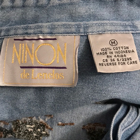 CHRISTMAS Scenes Embroidery denim shirt SIZE M - Picture 6 of 6